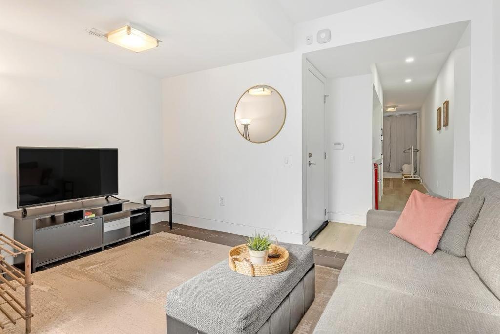 Suite In The Heart Of Downtown Toronto Eksteriør bilde